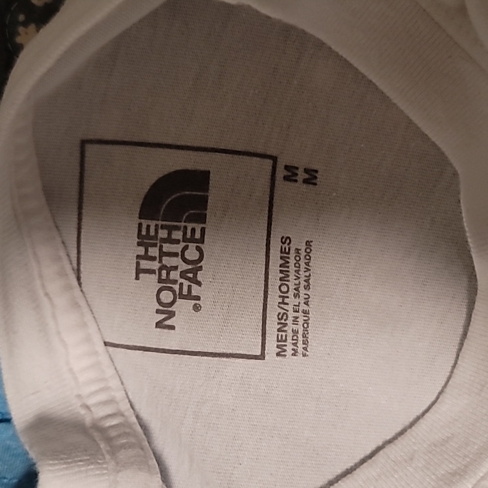 North Face T shirt - Picture 3 of 4